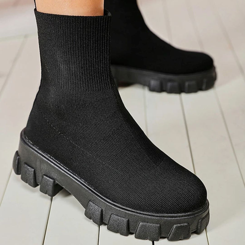 Women's Tractor-Shaped Combat Boot - UrbanDiva