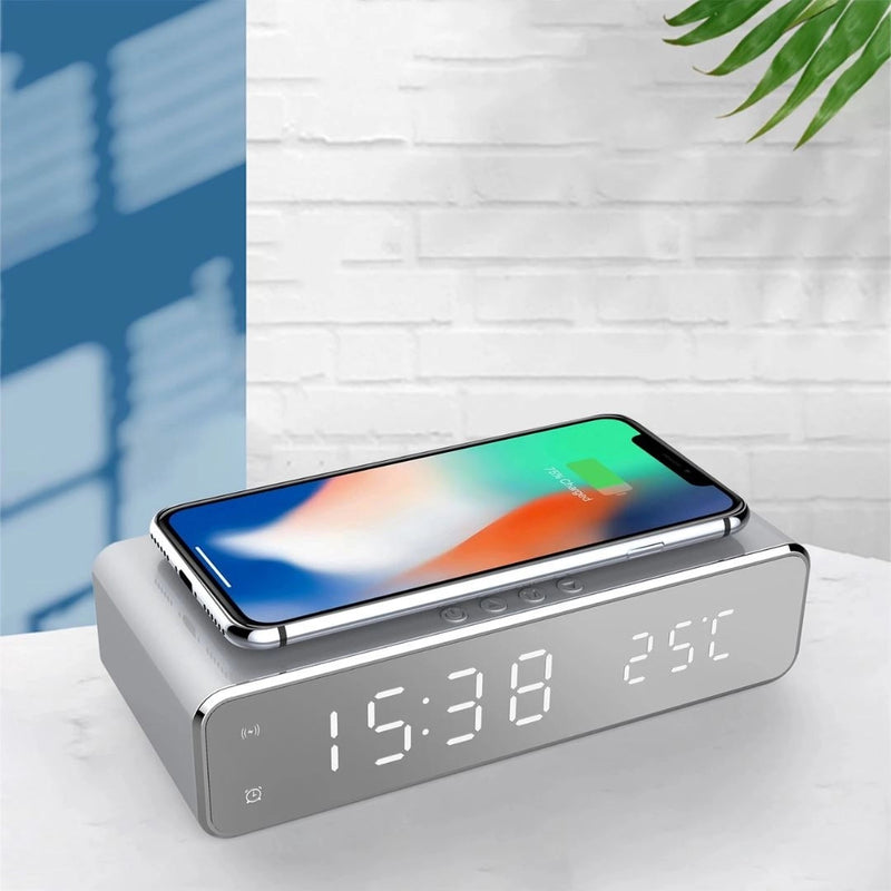 Reloj digital con cargador inalámbrico - TechCharge